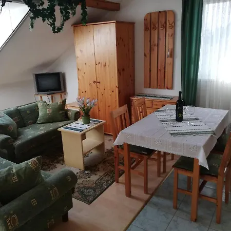 Διαμέρισμα 8